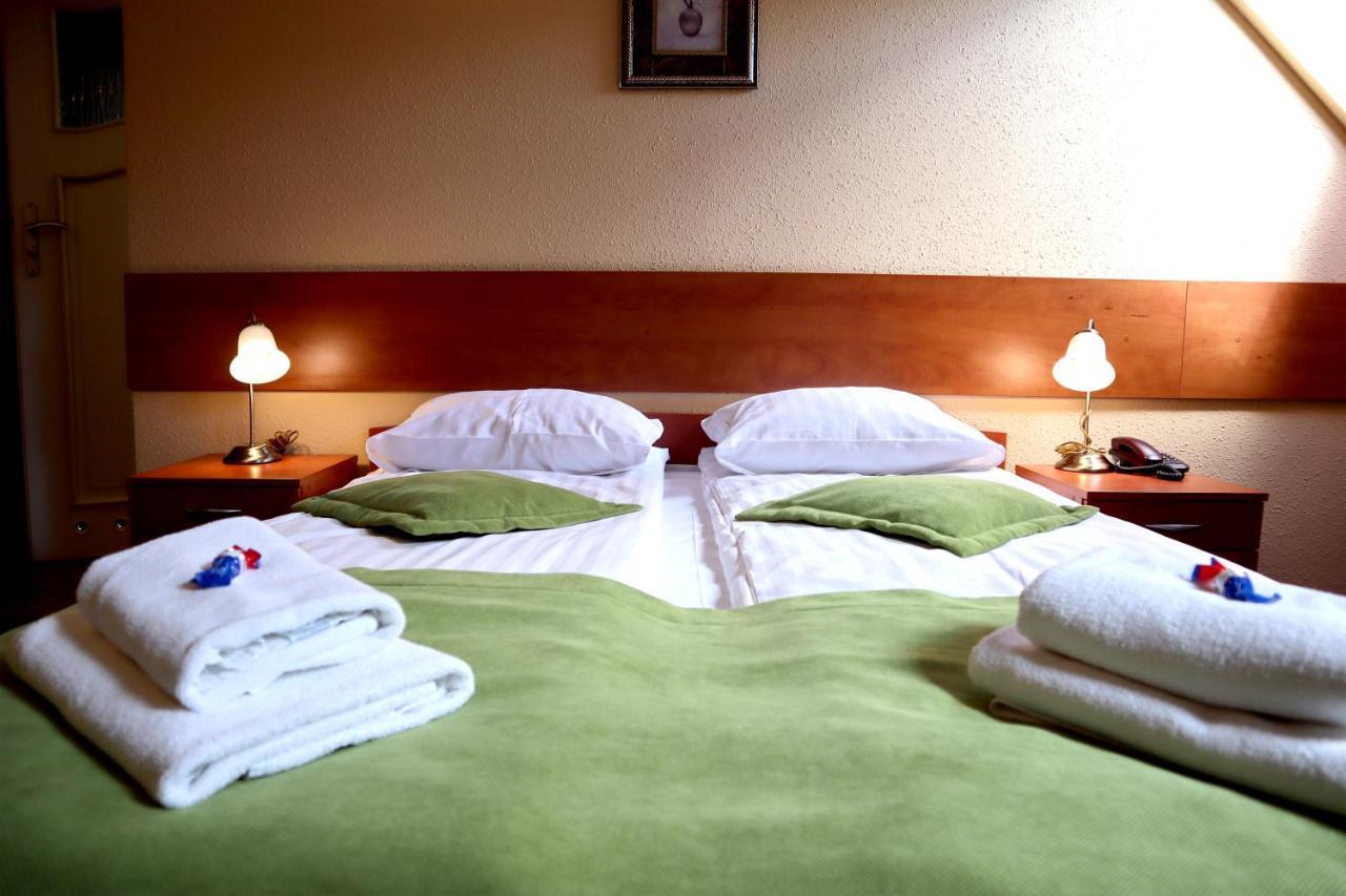 Motel Arkadia Koszalin Bagian luar foto